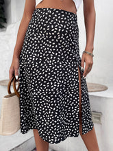 Load image into Gallery viewer, Women&#39;s Black Printed Midi Skirt
