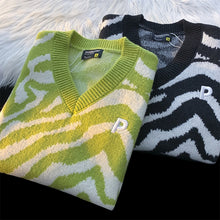 Load image into Gallery viewer, Women&#39;s Retro Printed Sweater Vest
